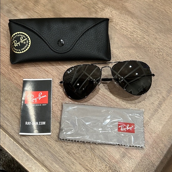 Ray-Ban RB3025 Aviator Total Black - Picture 9 of 9